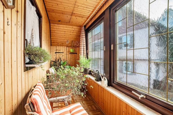 Hel lejlighed, Apartment 'Retro Mit Schlossblick' with Mountain View, Shared Terrace and Wi-Fi in Altensteig, Nord Sortskoven