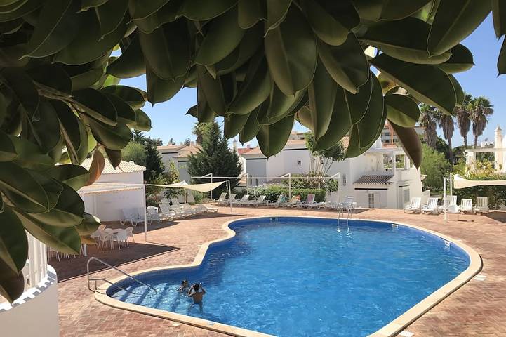 Ferienhaus für 5 Personen, mit Pool und Balkon sowie Garten - 1