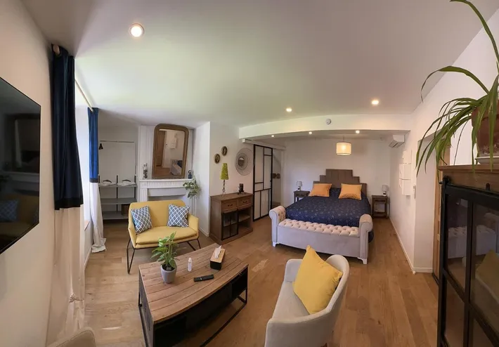 Alojamiento y desayuno para 8 personas, con vistas además de terraza y jardín, Se admiten mascotas - 1