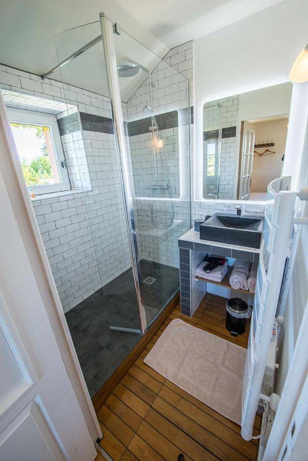 Location de vacances pour 10 personnes, avec jardin et piscine à Colonzelle - 3