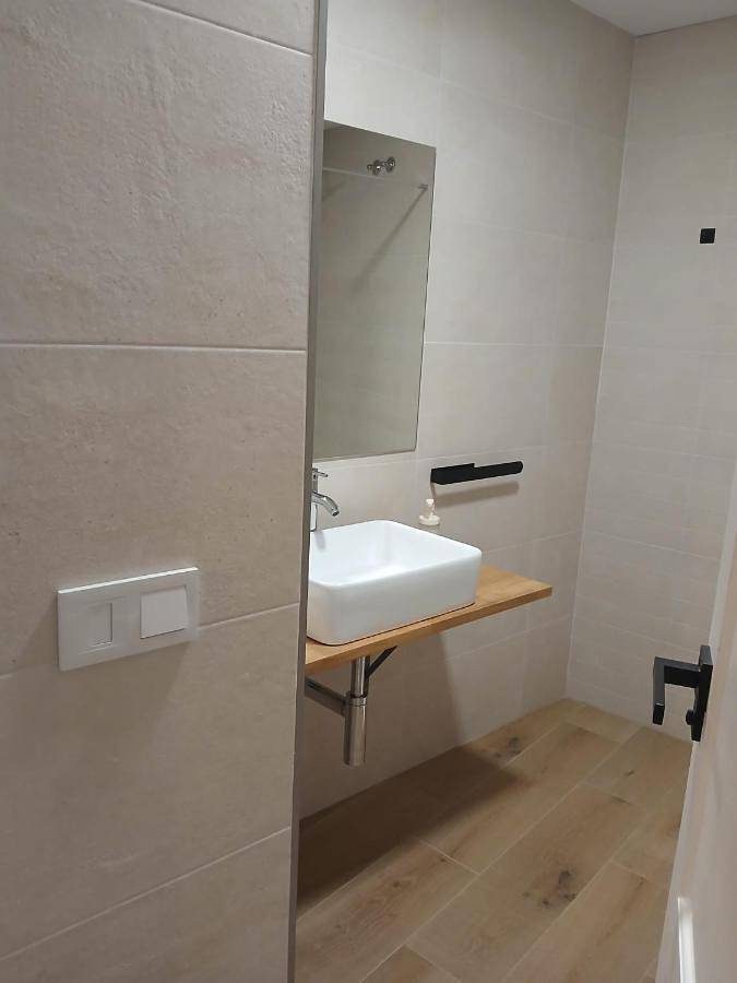 Aparthotel para 2 personas, con vistas y terraza, Se admiten mascotas en Requena-Utiel - 2