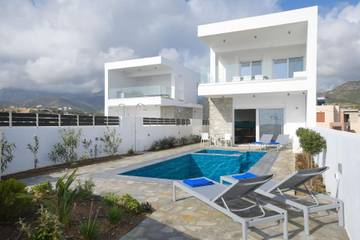 Holiday Home for 6 People in Makry Gialos, South Crete, Photo 1