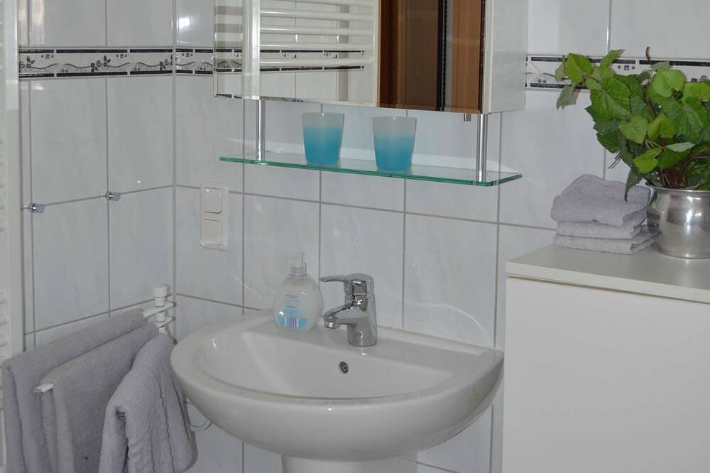 Doppelzimmer Bebensee - Bebensee Dz, Du/Wc, Frst. in Neustadt in Holstein, Ostholstein