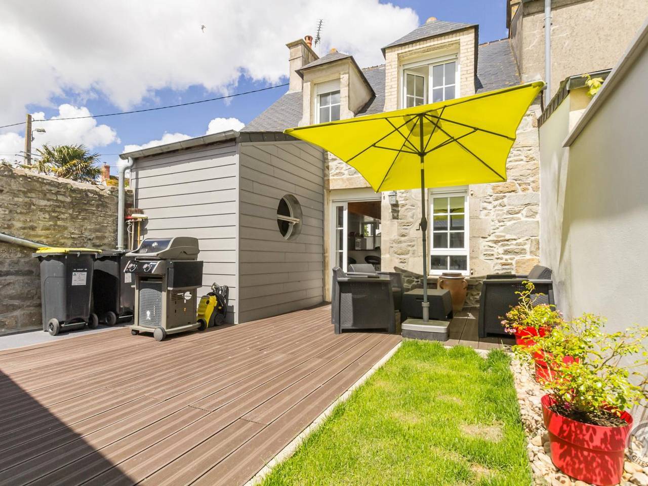 Encantadora casa en el corazón de St Vaast con patio cerrado in Saint-Vaast-la-Hougue, Región de Cherbourg