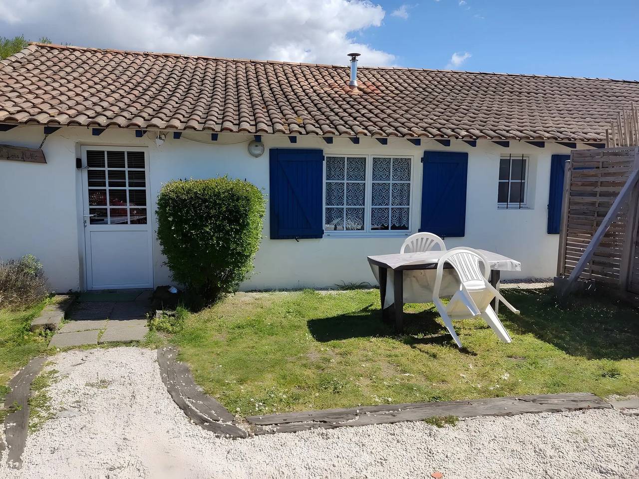 Estudio entero, Les Cigales du Bassin en Gujan-Mestras: jardín privado, mascotas bienvenidas y Wi-Fi in Gujan-Mestras, Region de Arcachon