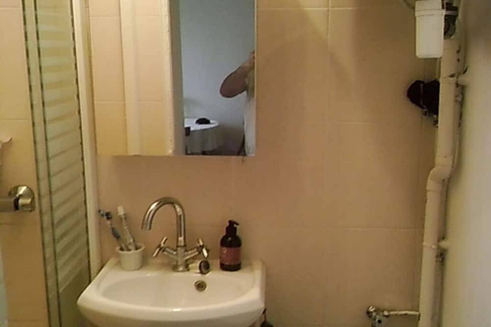 Cosy room ideally located in Saint-Maur-des-Fossés, Valle del Marne