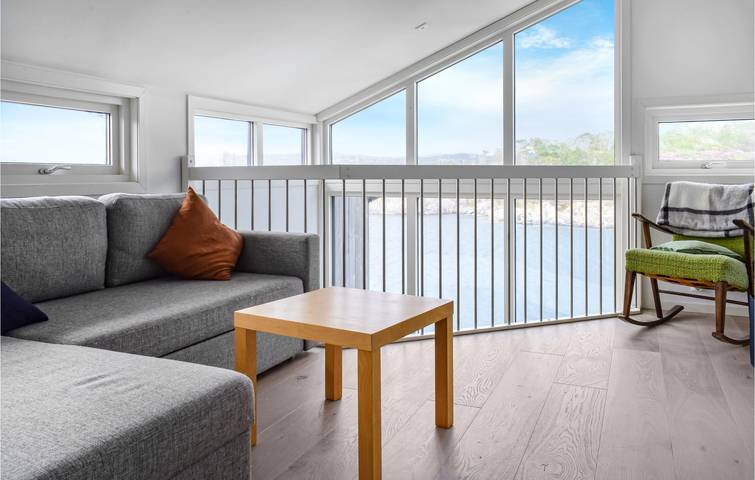 Ferienhaus für 10 Personen mit Garten in Austevoll