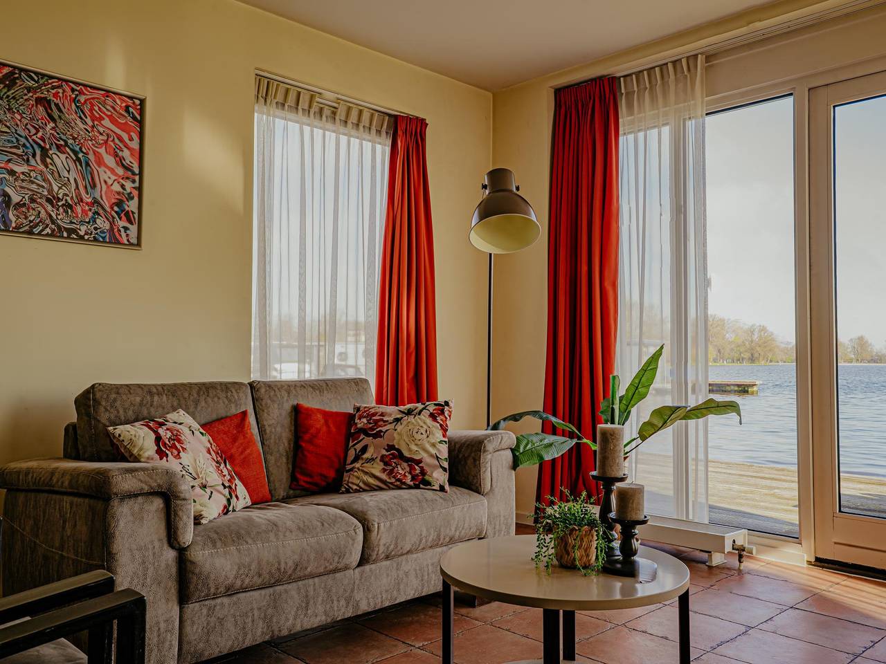 Geheel appartement, Begane grond appartement direct aan het water in Uitgeest, Noord-Holland - Kust van de Noordzee