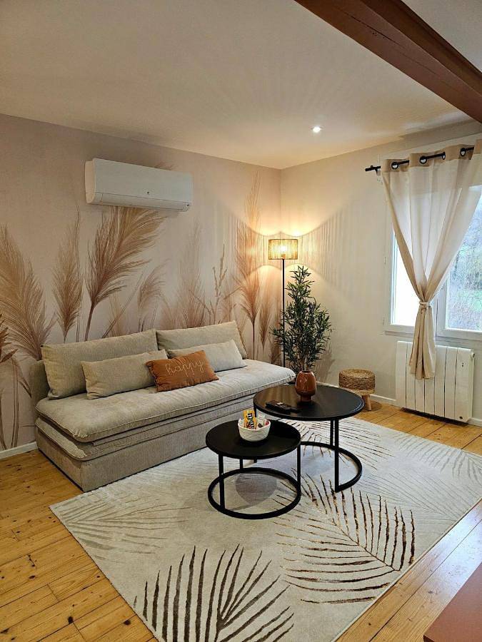 Location de vacances pour 4 personnes, avec vue ainsi que jardin et terrasse, animaux acceptés à Bessenay - 3