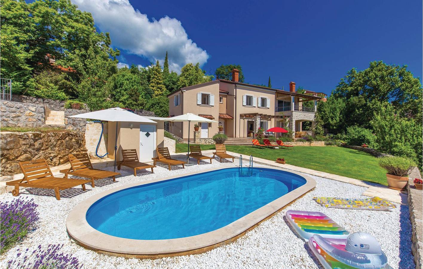 Gemütliche 2-Zimmer-Wohnung mit Pool, WLAN und Parkplatz in der Nähe des Hundestrands in Icici, Primorje-Gorski Kotar