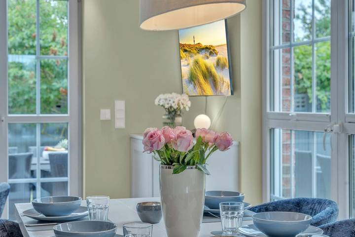 Ferienhaus für 8 Personen, mit Terrasse und Sauna sowie Garten und Whirlpool in Westerland - 4