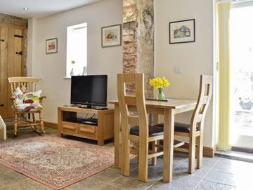 Cottage for 2 People in The Cotswolds, South West England, Photo 2