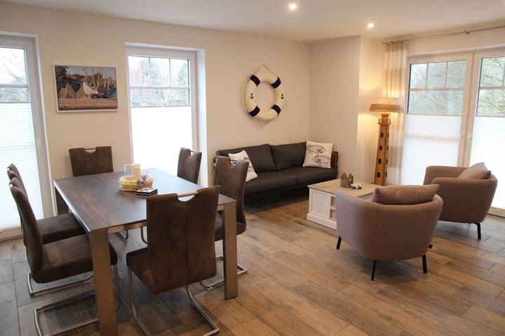 Ferienwohnung für 4 Personen, mit Terrasse und Garten sowie Ausblick in Eilsum