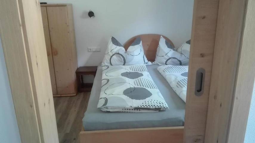 Ferienwohnung für 2 Personen, mit Balkon und Garten sowie Ausblick in Oberndorf in Tirol - 3