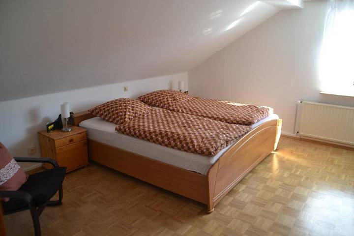 Ferienwohnung für 5 Personen, mit Balkon und Terrasse sowie Garten und Ausblick in Frankenau