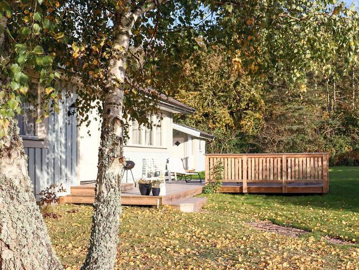Charmigt fritidshus med terrass in Mellbystrand, Halland