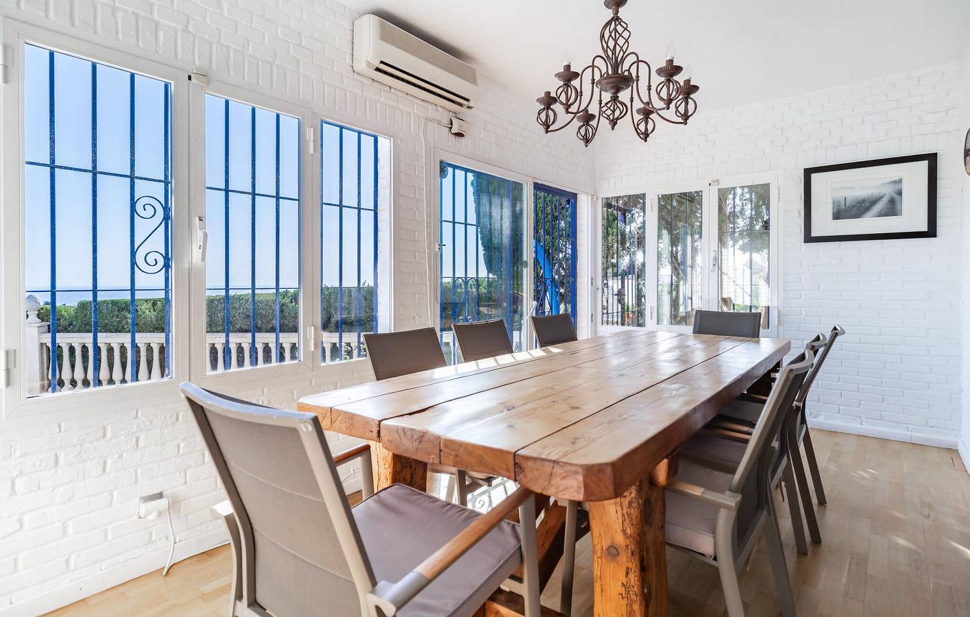 Apartamento con vistas al mar, piscina y aparcamiento, a 1,5 km de la playa in Torremuelle, Benalmádena