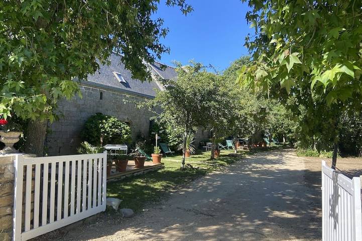 Gîte pour 2 personnes, avec Terrasse et Jardin à Douarnenez
