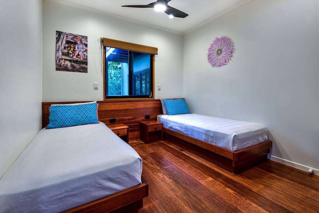 Iluka Luxury House Hamilton Island - private pool, 2 golf buggies and transfers in Hamilton Island