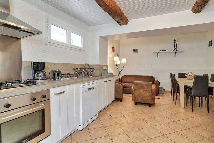 Ferienhaus für 8 Personen, mit Whirlpool und Garten sowie Terrasse und Pool, mit Haustier - 1