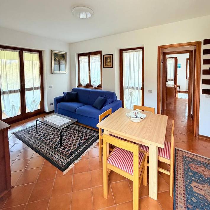 Gîte pour 4 personnes, avec jardin et balcon à Brovello-Carpugnino