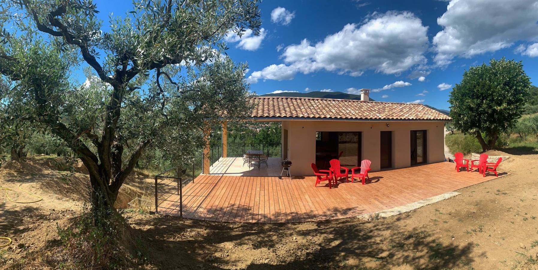 Gîte Nyons au coeur de 2 hectares d'oliviers in Nyons, Région de nyons
