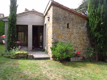 Gîte pour 4 personnes, avec jardin dans l' Ariège