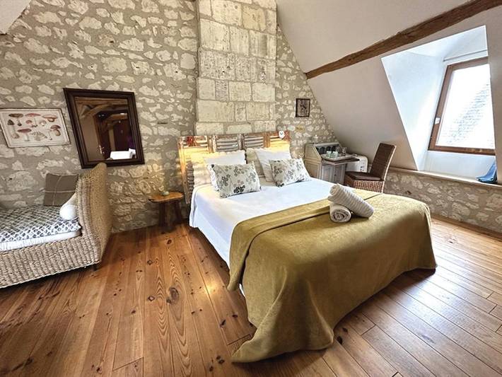 Chambre d’hôte pour 4 personnes, avec Terrasse ainsi que Jardin et Piscine