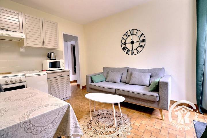 Gîte pour 2 personnes, avec piscine et jardin à Saint-Méloir-des-Ondes - 4