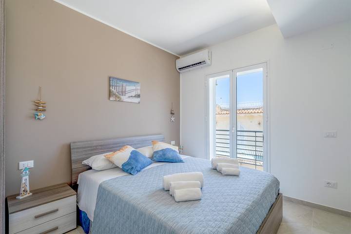 Ganze Wohnung, Ferienwohnung "Greta Vista Mare" mit Meerblick, privater Terrasse und Wlan in Lido di Noto, Noto und Umgebung
