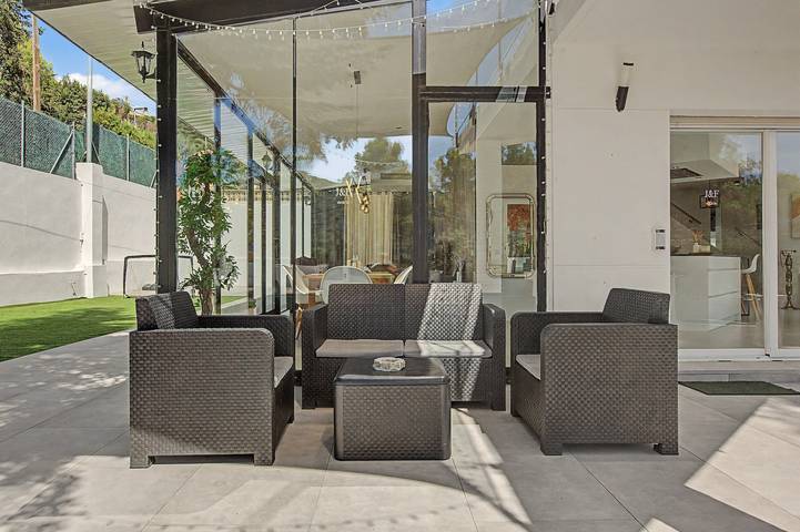 Chalet Casablanca-Mountain Retreat with Mountain Views, Wi-Fi and Air Conditioning in Corbera de Llobregat, Barcelona Inland