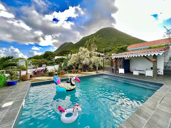 Chalet para 6 personas, con terraza además de piscina y jardín - 1