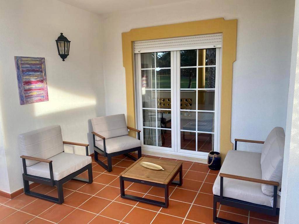 Apartamento inteiro, Three-Bedroom Apartment in Amoreira, Leiria distrito