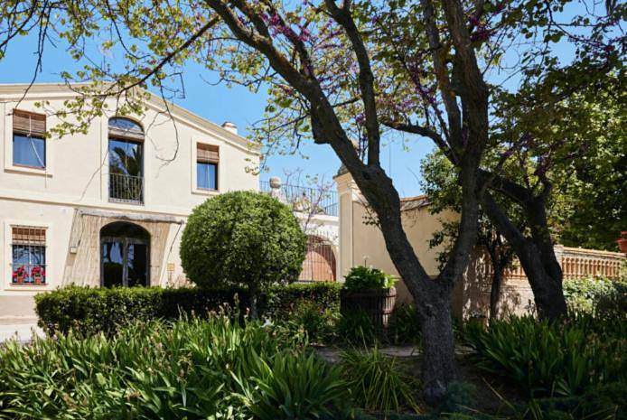 Chalet para 6 personas, con piscina además de vistas y jardín, Se admiten mascotas en Alt Penedès