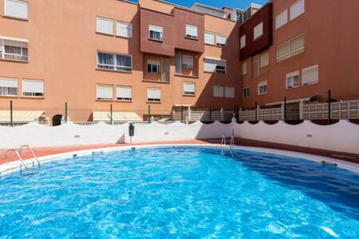 Ganze Wohnung, Ferienwohnung für 4 Personen mit Pool in Playa el Médano, Granadilla de Abona