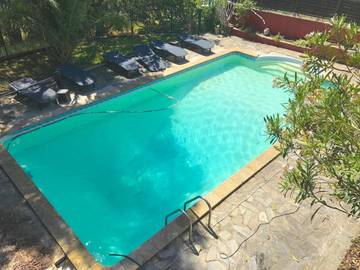 Gîte pour 6 personnes, avec terrasse ainsi que piscine et jardin à Ille-sur-Têt