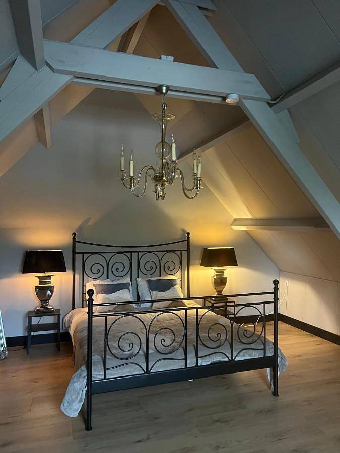 Vakantieappartement voor 2 personen, with Terras and Tuin as well as Uitzicht in Oirschot