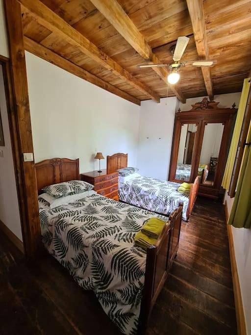 Gîte pour 5 personnes, avec terrasse ainsi que jardin et vue à Saint-Aulaye - 3