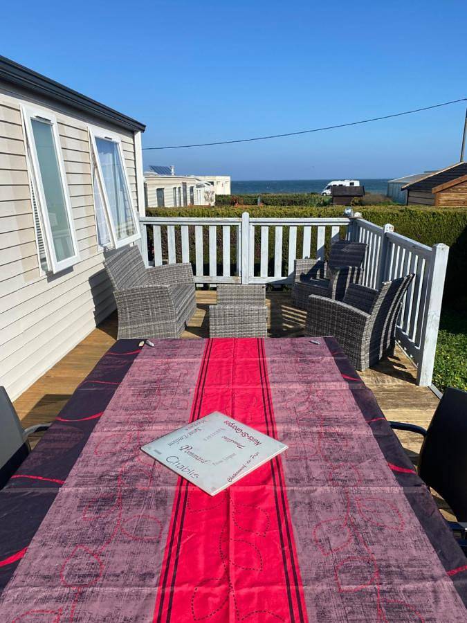 Camping pour 6 personnes, avec jardin ainsi que terrasse et vue