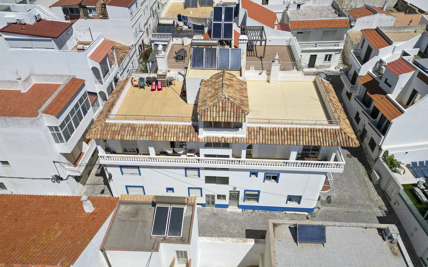 Apartamento inteiro, #259 Sea Street Apartment | Central & Bright in Albufeira, Distrito de Faro
