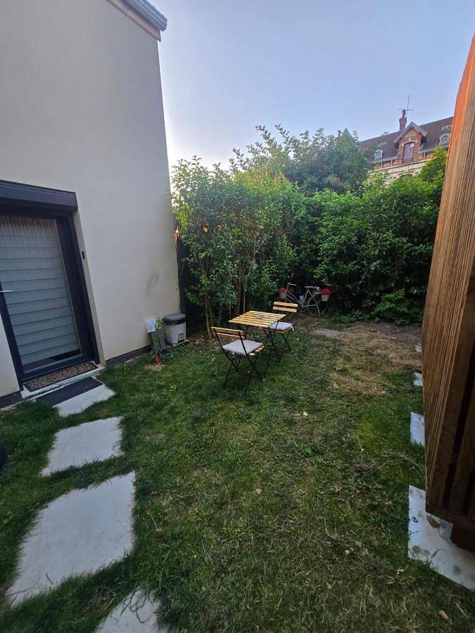 Gîte pour 2 personnes, avec vue et jardin à Saint-Gratien - 2