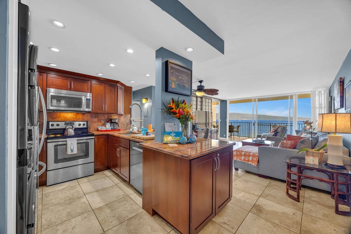 Geheel appartement, Whale Watching Oceanfront Escape | Molokai Views & Cool Tropical Breezes in Kahana, Napili-Honokowai