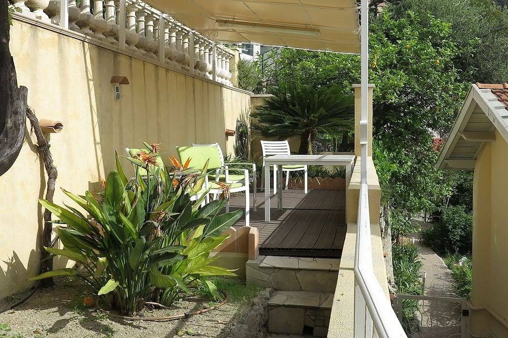 Hel lägenhet, Magnificent sea-view apartment with private terrace & parking in a villa. in Beaulieu-sur-Mer, Nice region