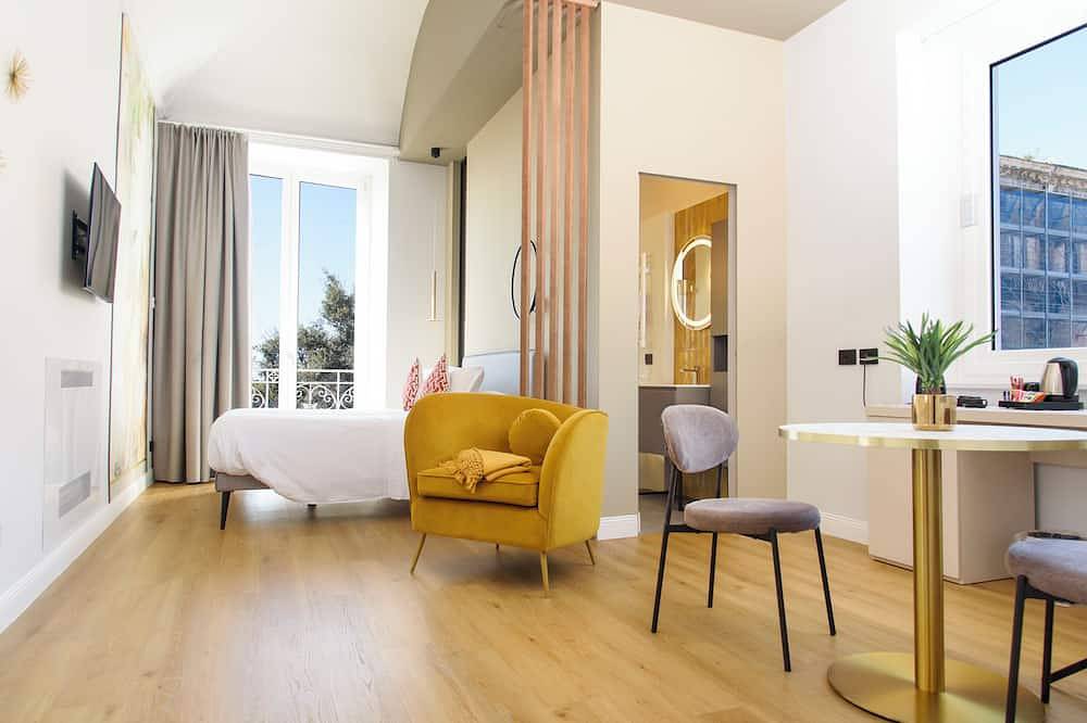 Entire apartment, Vesuvius Palace Aparthotel - Apollo Suite in Ercolano, Vesuvio National Park