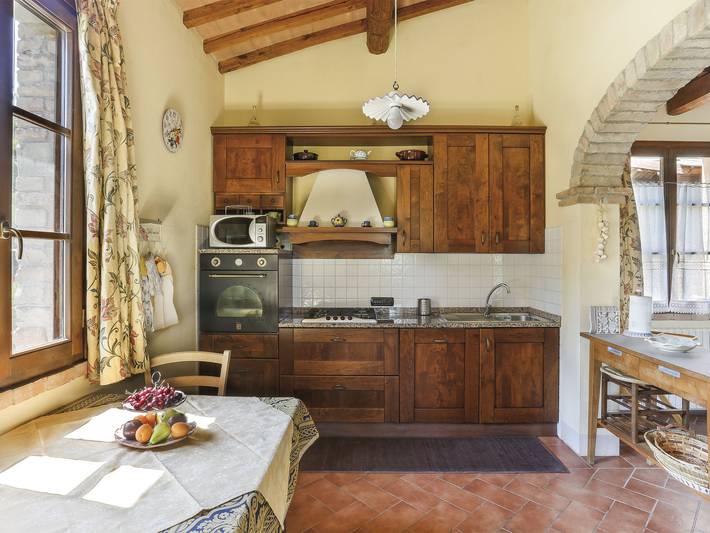 Amos in Montaione, Firenze province