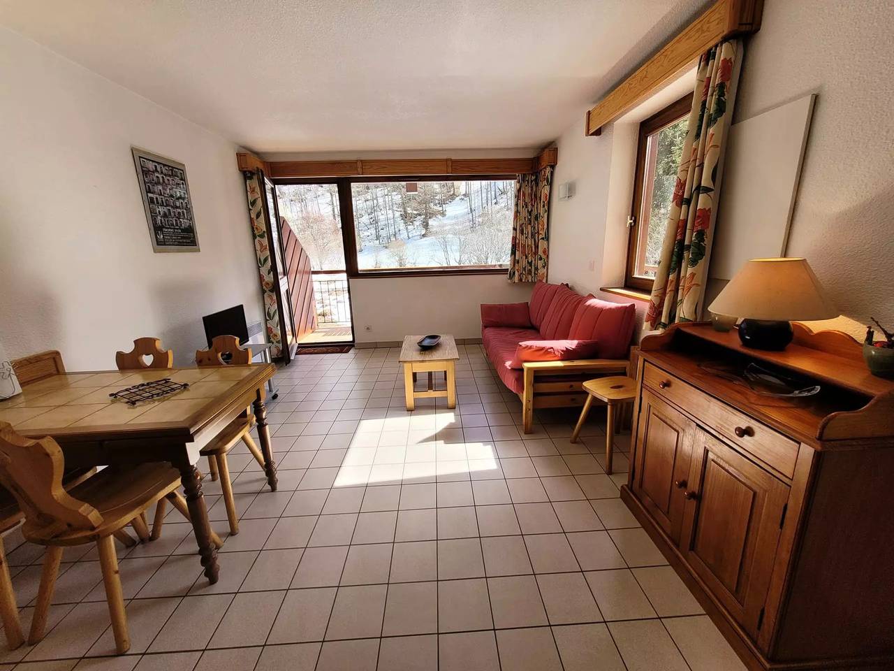 Entire apartment, Apartment 4 people bright and pleasant in Bessans, Saint-Jean-de-Maurienne region