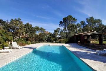 Villa pour 6 personnes, avec terrasse et jardin à Cuers