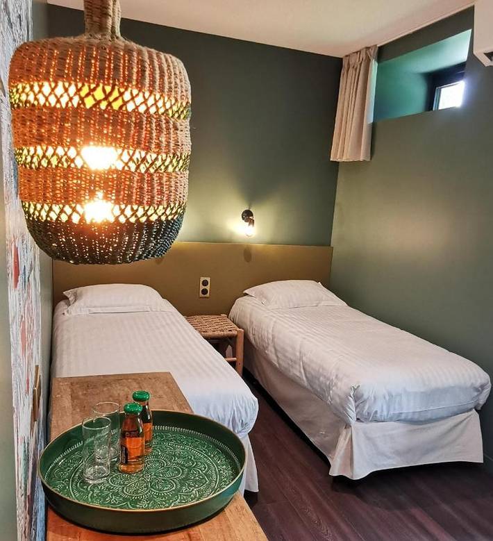 Hôtel pour 4 personnes, avec jardin dans Saint-Berthevin - 4