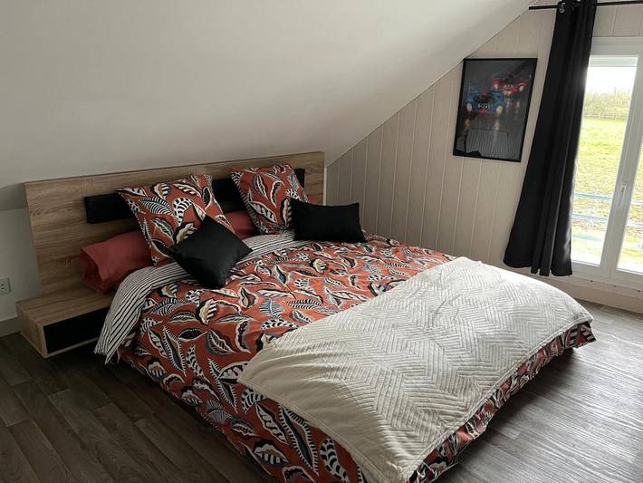 Gîte pour 4 personnes, avec vue et terrasse dans Courcebœufs