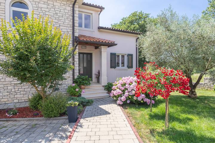 Ferienhaus Vesna mit Pool in Jakovici, Zentralistrien